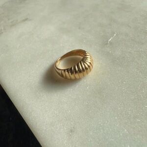 10k yellow Gold pinky ring